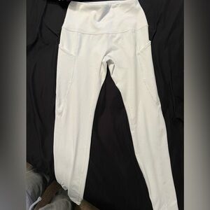 White leggings with pockets